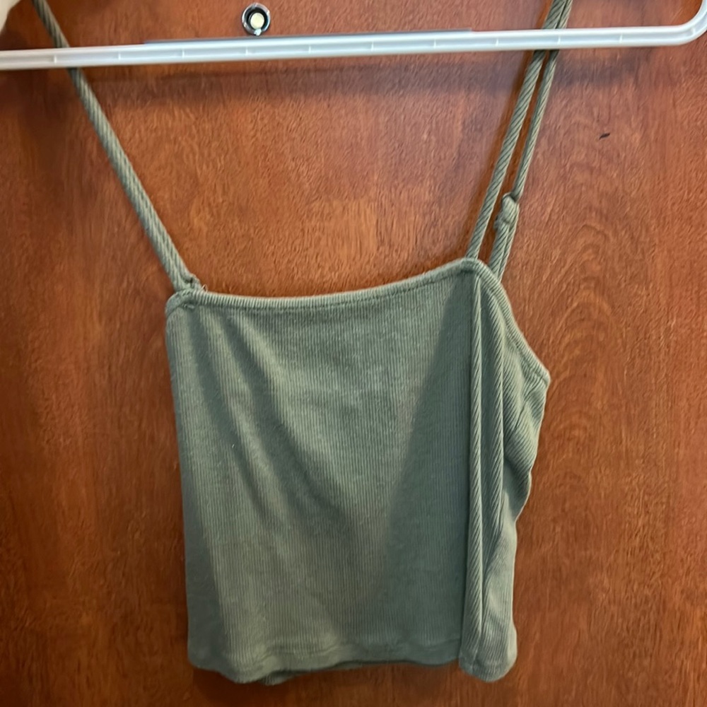 Green crop tank. size small